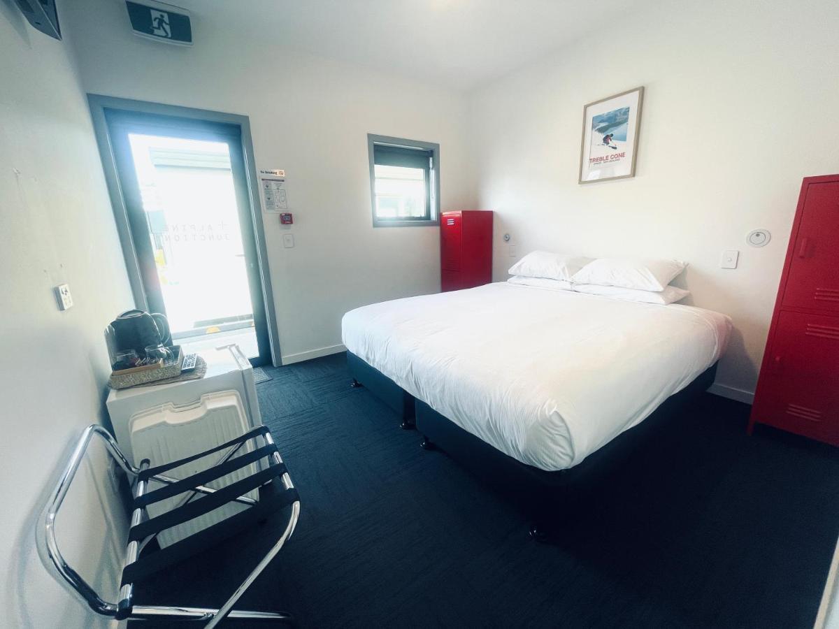Alpine Junction Townhouse Apartments, Lodge & Hotel Wanaka Kültér fotó